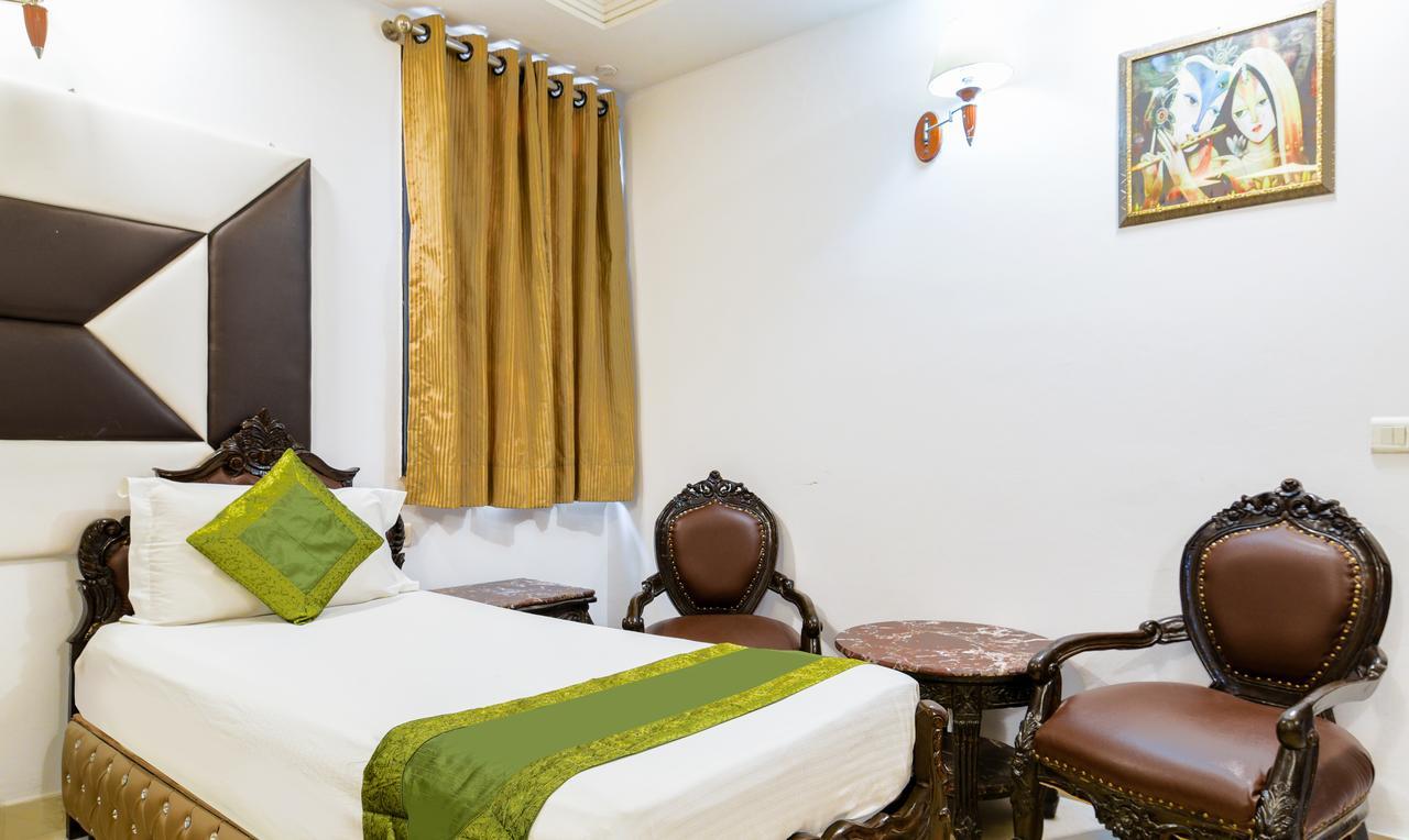 Hotel Baljeet Lodge New Delhi Ngoại thất bức ảnh