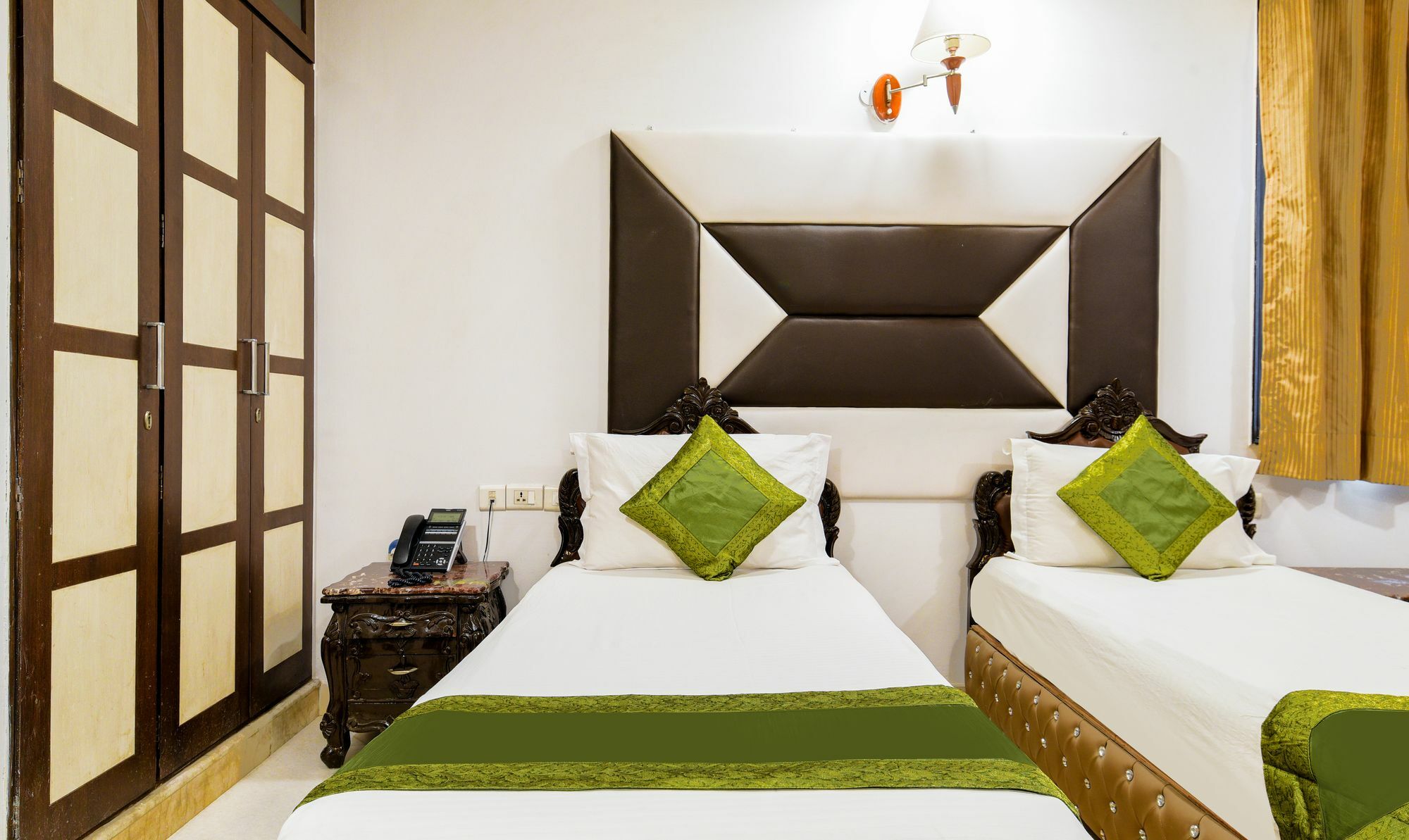 Hotel Baljeet Lodge New Delhi Ngoại thất bức ảnh