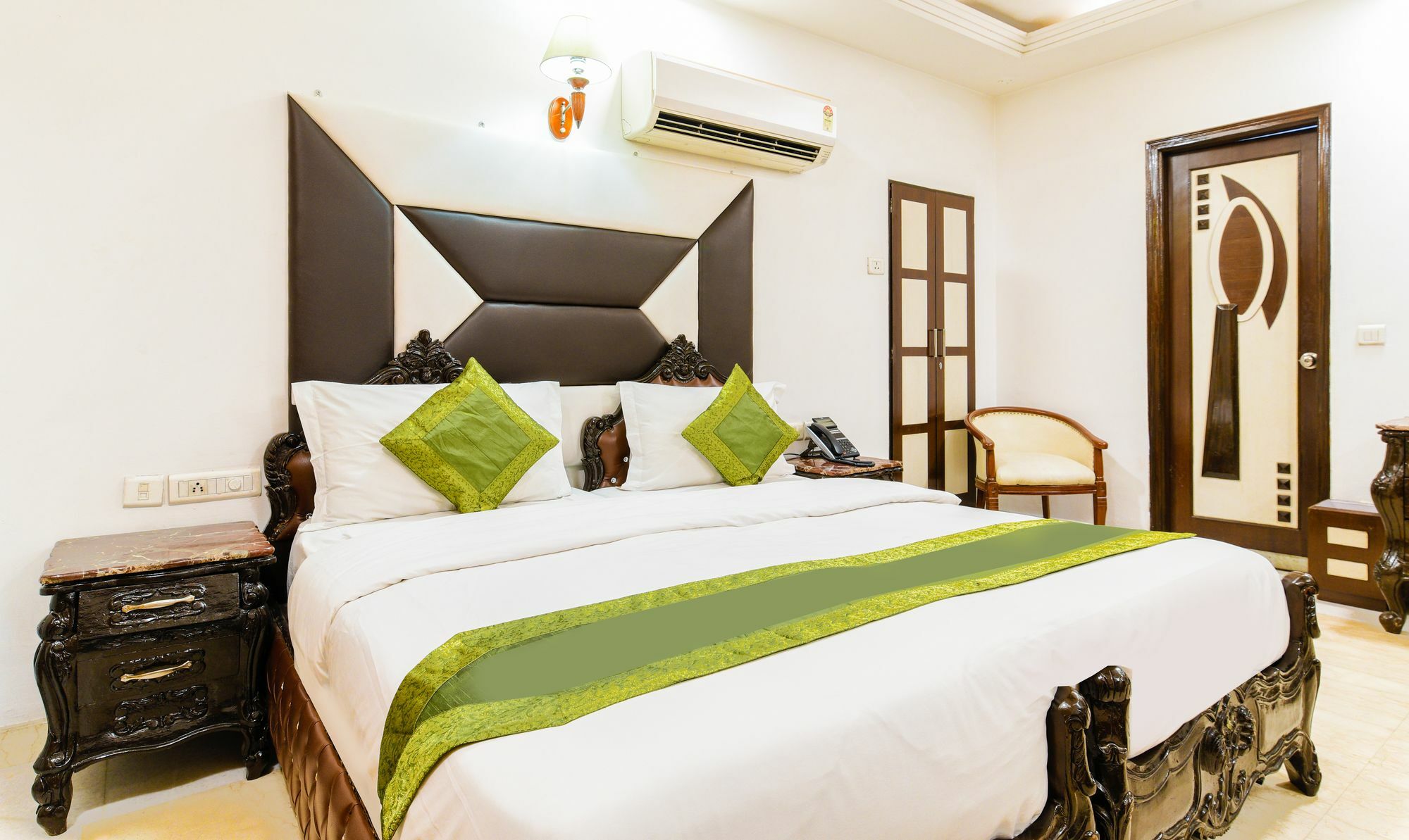 Hotel Baljeet Lodge New Delhi Ngoại thất bức ảnh